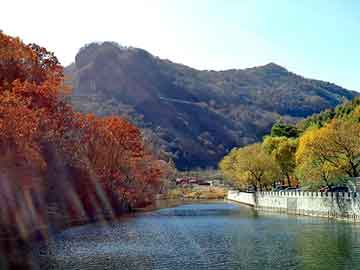 管家婆黑白马报图库，噬劫